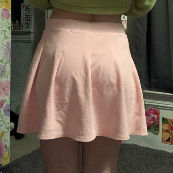 Pink mushroom pleated skirt - Picture 3 of 5